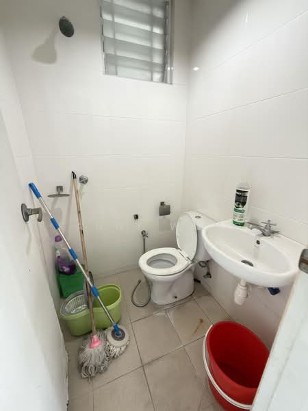 Kondominium untuk Dijual di Platino Condominium - Fanny Wong - Bathroom - PropertyGuru.com.my