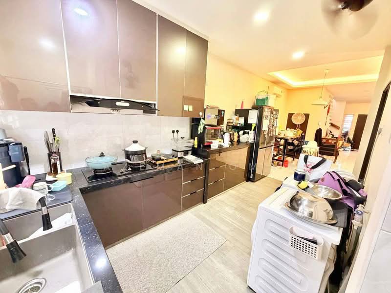 Rumah Teres 2 Tingkat untuk Dijual di Seksyen 23 (Shah Alam) - Hazeman Omar - Kitchen - PropertyGuru.com.my