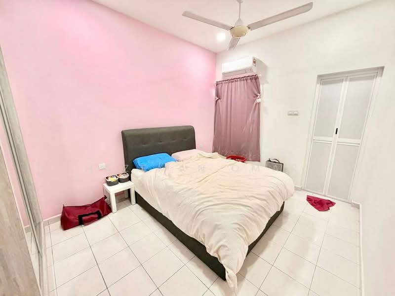Rumah Teres 2 Tingkat untuk Dijual di Seksyen 23 (Shah Alam) - Hazeman Omar - Bedroom - PropertyGuru.com.my