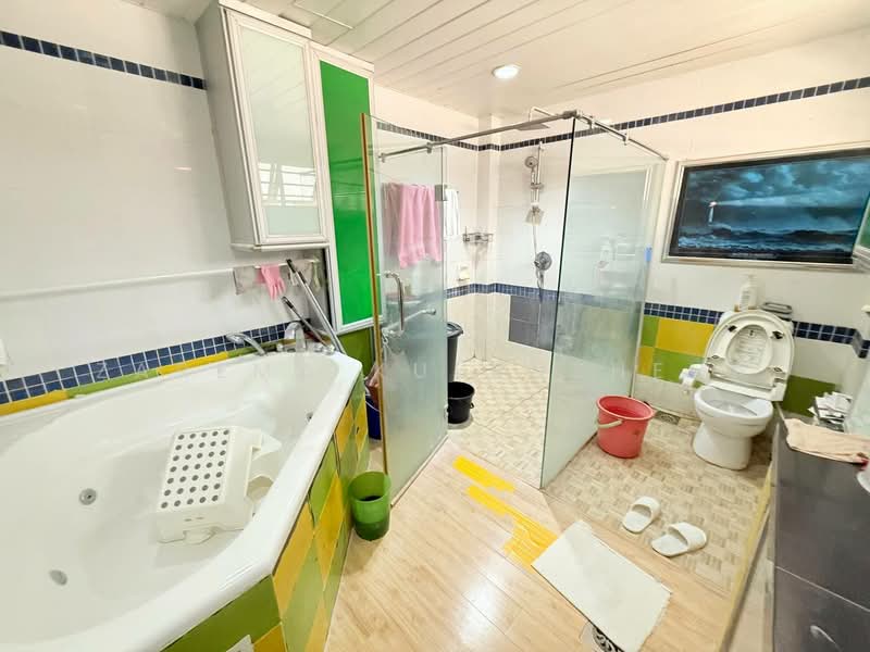 Bungalow for Sale in Ampang Jaya (Ampang) - Zarema Kulbuzheva - Bathroom - PropertyGuru.com.my