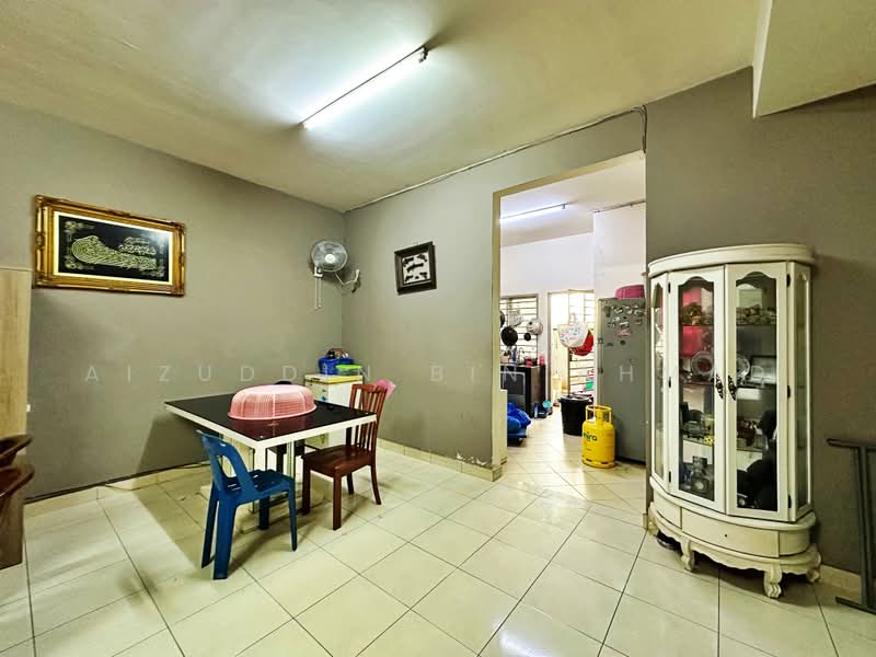 2-storey Terraced House for Sale in Bandar Seri Putra (Bangi) - Aizuddin bin Ahmad - Dining Room - PropertyGuru.com.my