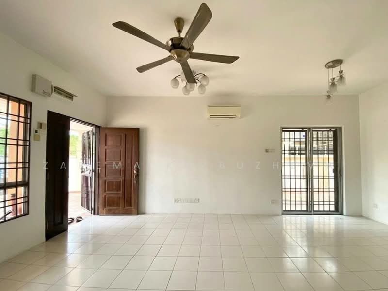 Rumah Kluster untuk Dijual di Klang (Selangor) - Zarema Kulbuzheva - Living Room - PropertyGuru.com.my