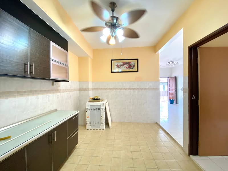Rumah Kluster untuk Dijual di Klang (Selangor) - Zarema Kulbuzheva - Kitchen - PropertyGuru.com.my