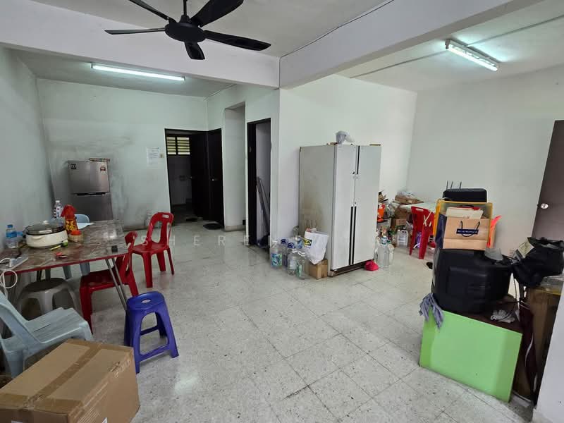 2-storey Terraced House for Sale in Serdang Raya (Seri Kembangan) - Sherene Goh - Living Room - PropertyGuru.com.my
