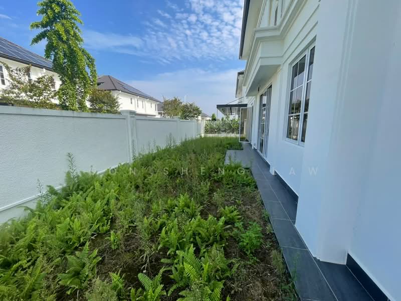 Semi-Detached House for Sale in Eco Majestic (Semenyih) - Soon Sheng Law - Exterior - PropertyGuru.com.my