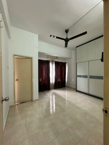 Kondominium untuk Disewa di Casa Suria - Mr Zack - Bedroom - PropertyGuru.com.my