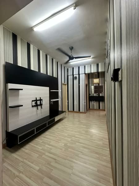 Kondominium untuk Disewa di Casa Suria - Mr Zack - Living Room - PropertyGuru.com.my
