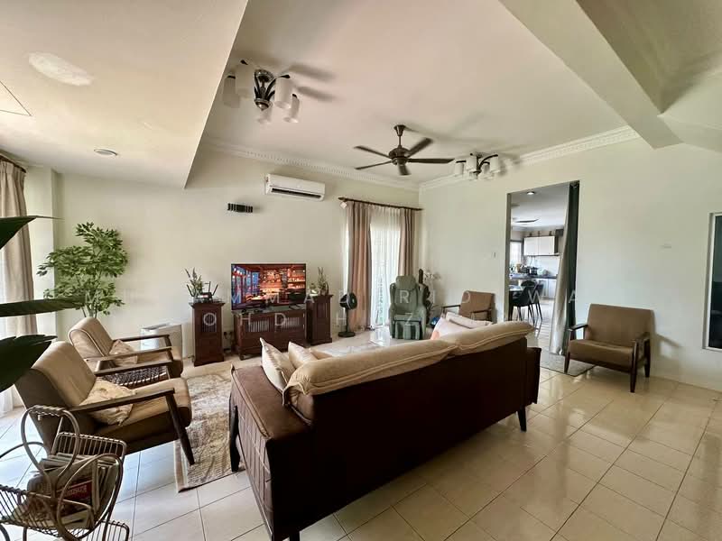 Terraced House for Sale in Bandar Putra Permai (Seri Kembangan) - Muhammad Ridhwan Mohd Huzairi - Living Room - PropertyGuru.com.my