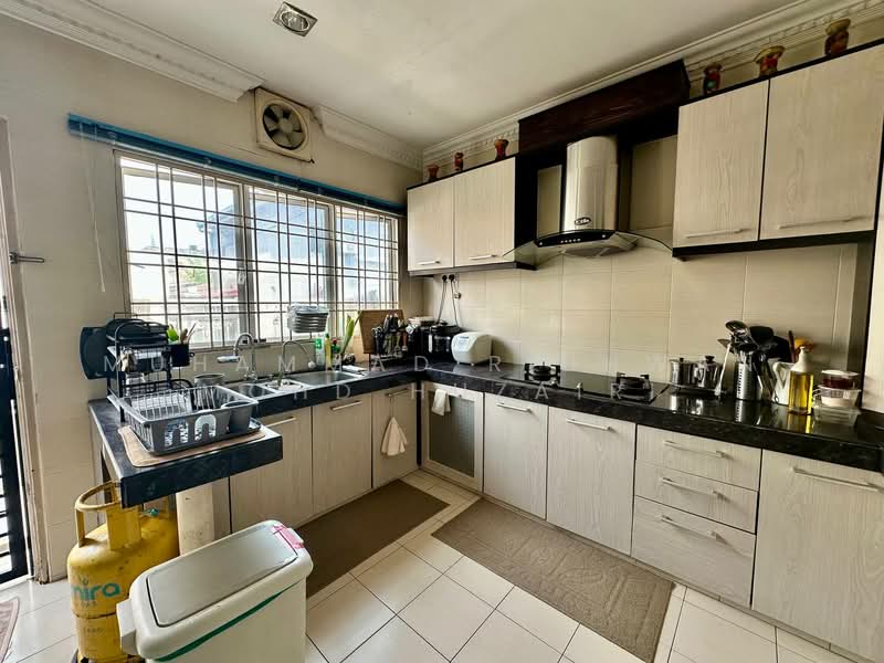 Terraced House for Sale in Bandar Putra Permai (Seri Kembangan) - Muhammad Ridhwan Mohd Huzairi - Kitchen - PropertyGuru.com.my