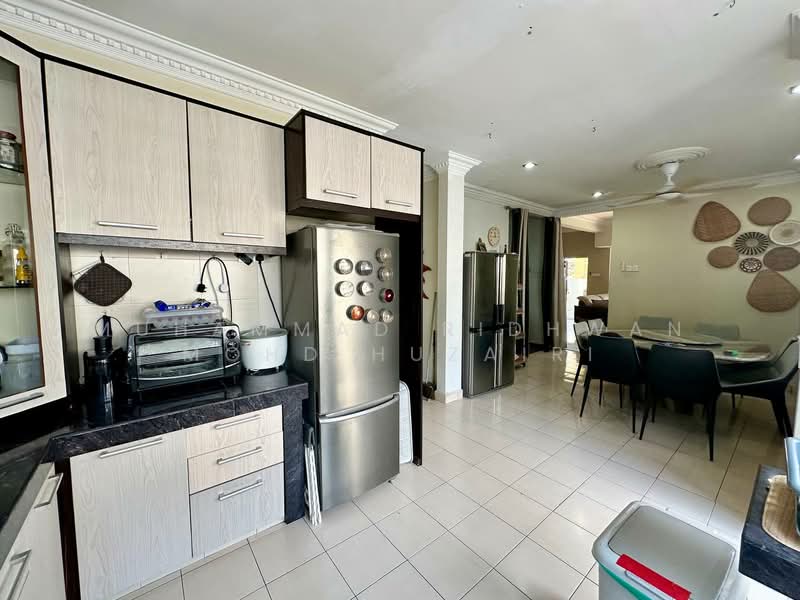 Terraced House for Sale in Bandar Putra Permai (Seri Kembangan) - Muhammad Ridhwan Mohd Huzairi - Kitchen - PropertyGuru.com.my