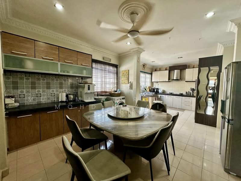 Terraced House for Sale in Bandar Putra Permai (Seri Kembangan) - Muhammad Ridhwan Mohd Huzairi - Kitchen - PropertyGuru.com.my