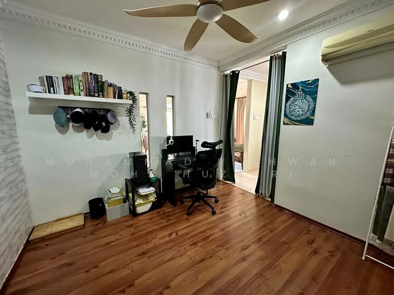 Terraced House for Sale in Bandar Putra Permai (Seri Kembangan) - Muhammad Ridhwan Mohd Huzairi - Study - PropertyGuru.com.my