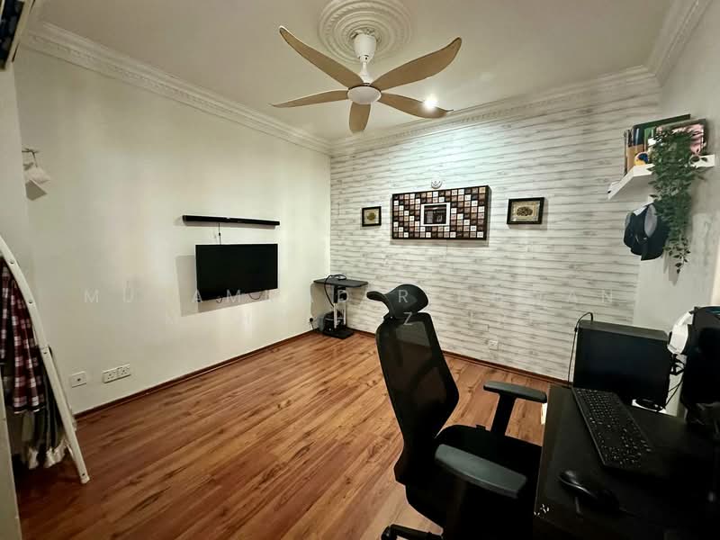Terraced House for Sale in Bandar Putra Permai (Seri Kembangan) - Muhammad Ridhwan Mohd Huzairi - Study - PropertyGuru.com.my