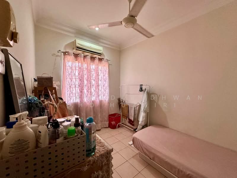 Terraced House for Sale in Bandar Putra Permai (Seri Kembangan) - Muhammad Ridhwan Mohd Huzairi - Bedroom - PropertyGuru.com.my