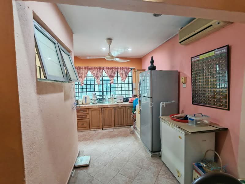 2-storey Terraced House for Sale in Usj 11 (Subang Jaya) - James Loh - Kitchen - PropertyGuru.com.my