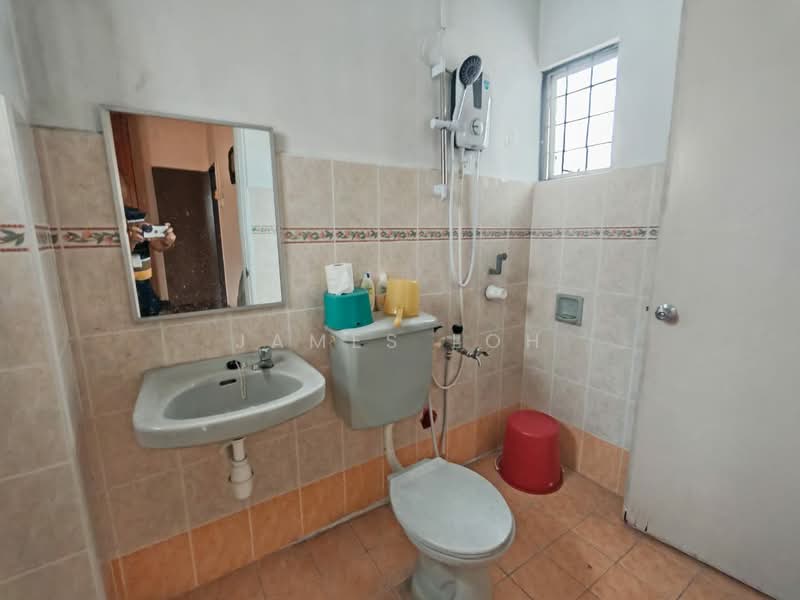 2-storey Terraced House for Sale in Usj 11 (Subang Jaya) - James Loh - Bathroom - PropertyGuru.com.my