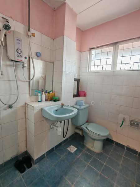 2-storey Terraced House for Sale in Usj 11 (Subang Jaya) - James Loh - Bathroom - PropertyGuru.com.my