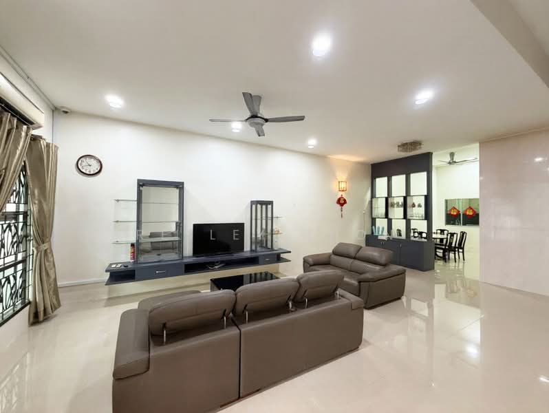 2-storey Terraced House for Sale in Taman Perak Permai (Kampar) - Presley Chong - Living Room - PropertyGuru.com.my