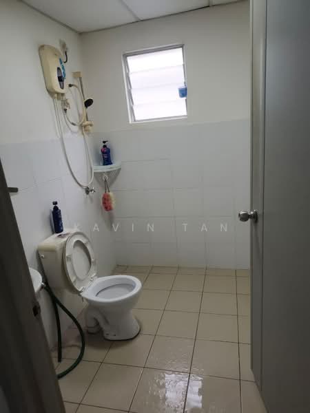 Pangsapuri untuk Dijual di Denai Nusantara Apartment - Kavin Tan - Bathroom - PropertyGuru.com.my