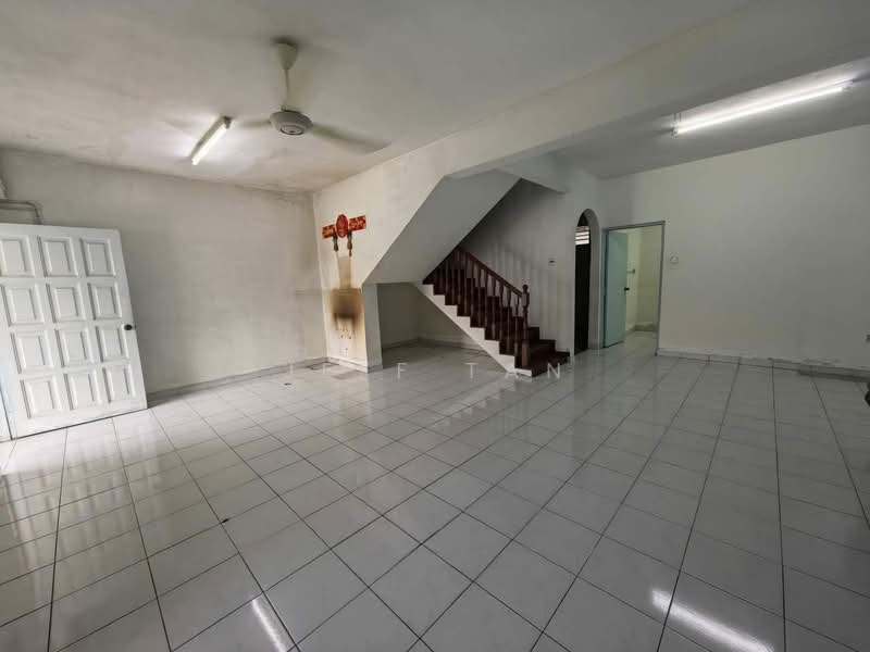 Rumah Teres 2 Tingkat untuk Dijual di Gunung Rapat (Ipoh) - Jeff Tan - Living Room - PropertyGuru.com.my