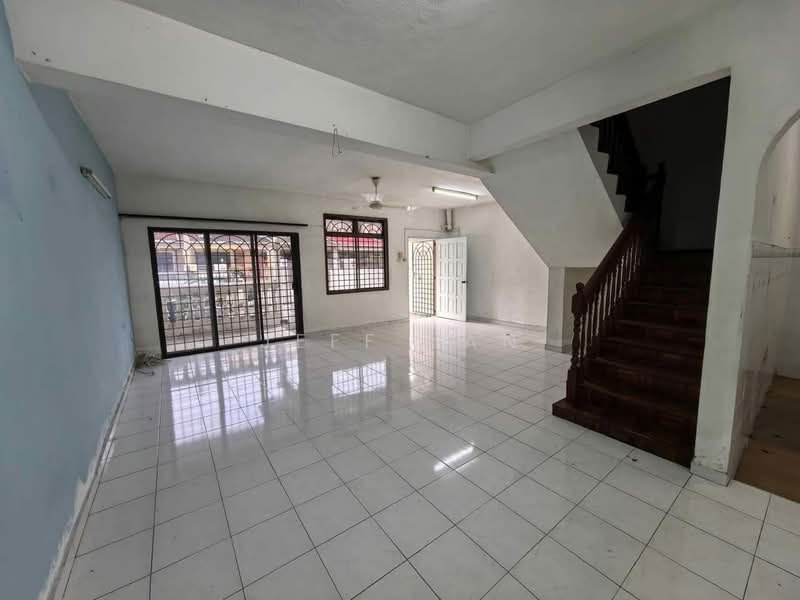 Rumah Teres 2 Tingkat untuk Dijual di Gunung Rapat (Ipoh) - Jeff Tan - Living Room - PropertyGuru.com.my