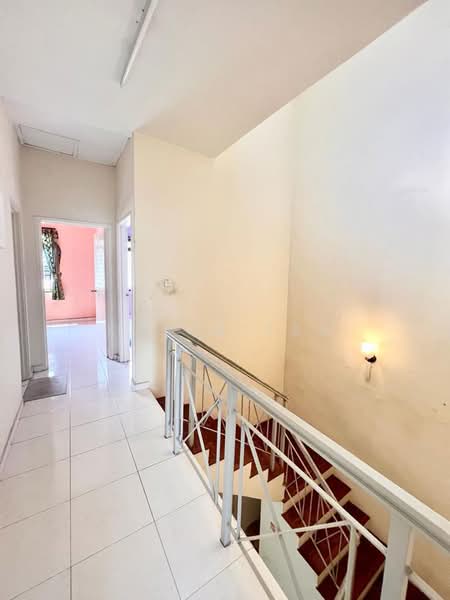 Rumah Teres 2 Tingkat untuk Disewa di Taman Mount Austin (Tebrau) - Kavin Tan - Corridor - PropertyGuru.com.my
