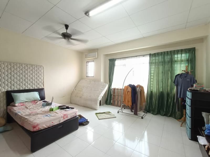 Rumah Teres 2 Tingkat untuk Disewa di Taman Mount Austin (Tebrau) - Kavin Tan - Bedroom - PropertyGuru.com.my