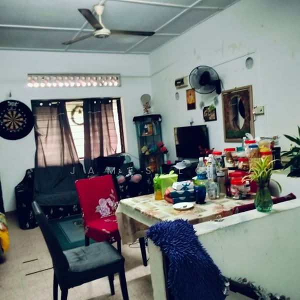 Rumah Teres 2 Tingkat untuk Dijual di Seksyen 5 (Petaling Jaya) - James Loh - Living Room - PropertyGuru.com.my