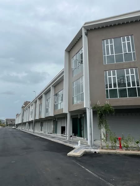 Shop / Office for Rent in Pekan Dengkil (Dengkil) - Chloe Chan - Exterior - PropertyGuru.com.my