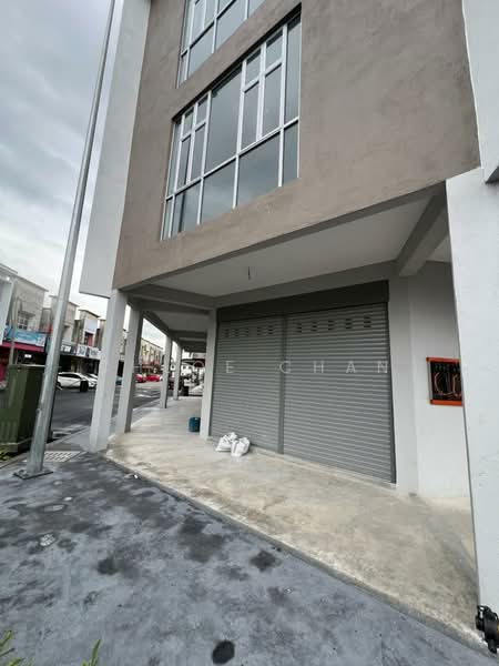 Shop / Office for Rent in Pekan Dengkil (Dengkil) - Chloe Chan - Exterior - PropertyGuru.com.my