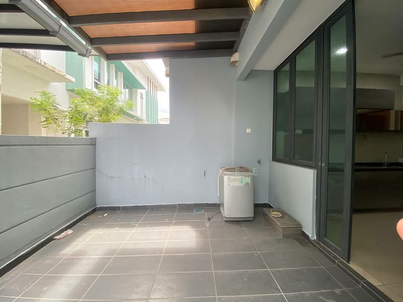 Rumah Kluster untuk Dijual di Taman Nusa Bestari (Iskandar Puteri (Nusajaya)) - Jeff Lee - Balcony - PropertyGuru.com.my