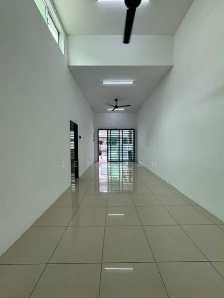 1-storey Terraced House for Sale in Menglembu (Perak) - Jeff Tan - Corridor - PropertyGuru.com.my