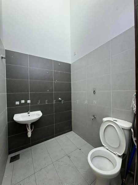 1-storey Terraced House for Sale in Menglembu (Perak) - Jeff Tan - Bathroom - PropertyGuru.com.my