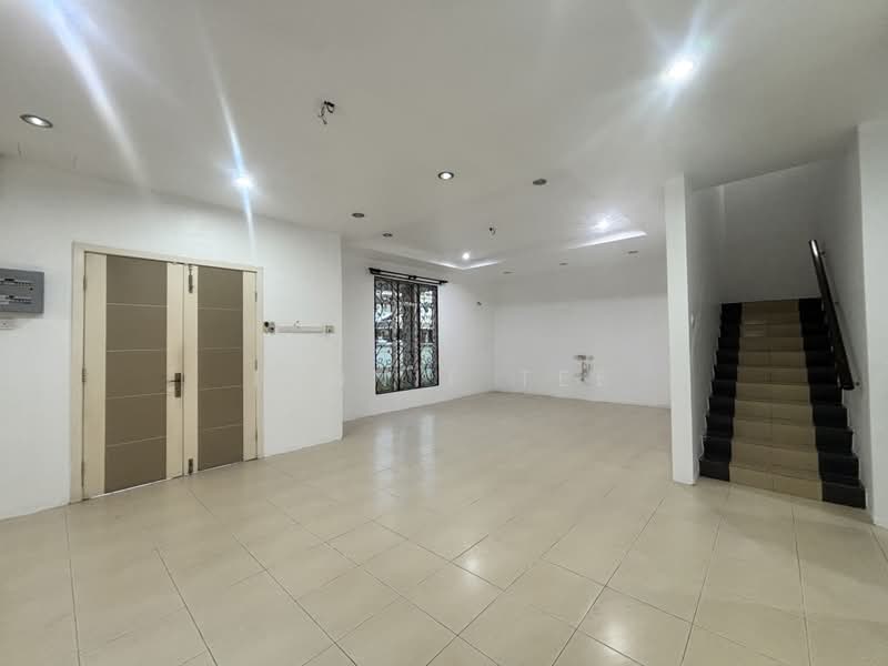 Semi-Detached House for Sale in Teluk Intan (Perak) - Fennie Tee - Living hall - PropertyGuru.com.my