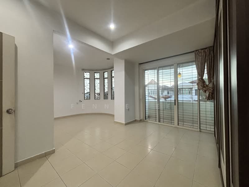 Semi-Detached House for Sale in Teluk Intan (Perak) - Fennie Tee - Master bedroom - PropertyGuru.com.my