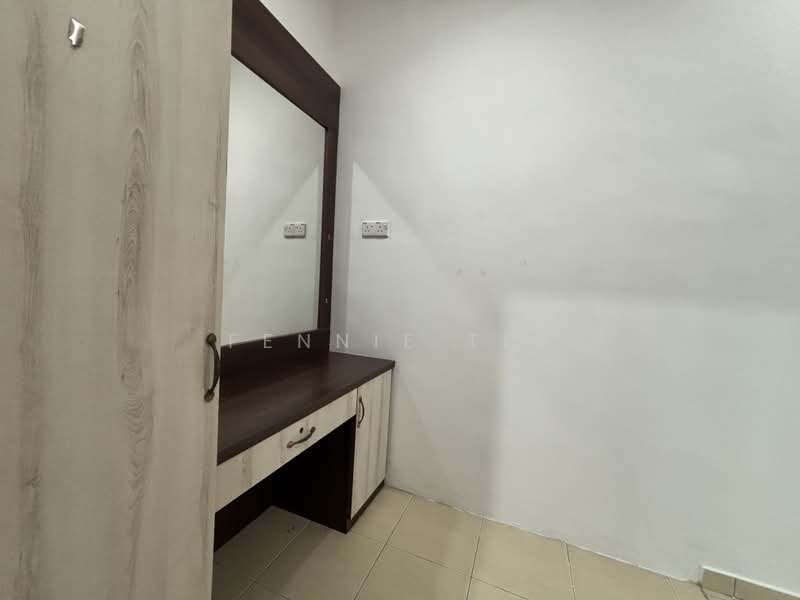 Semi-Detached House for Sale in Teluk Intan (Perak) - Fennie Tee - Dressing table - PropertyGuru.com.my