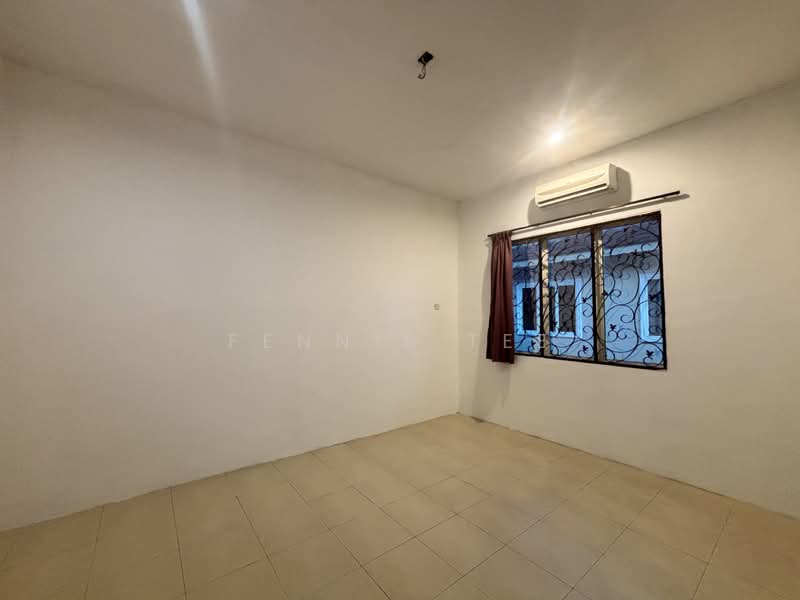Semi-Detached House for Sale in Teluk Intan (Perak) - Fennie Tee - Bedroom - PropertyGuru.com.my