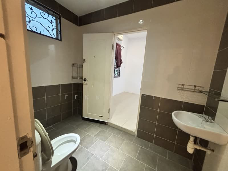 Semi-Detached House for Sale in Teluk Intan (Perak) - Fennie Tee - Bathroom - PropertyGuru.com.my