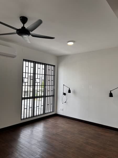 Rumah Teres 2 Tingkat untuk Dijual di Dengkil (Selangor) - Chloe Chan - PropertyGuru.com.my