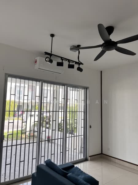 Rumah Teres 2 Tingkat untuk Dijual di Dengkil (Selangor) - Chloe Chan - PropertyGuru.com.my