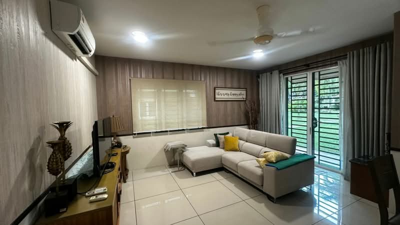Pangsapuri untuk Dijual di Larkin Residence - Jeff Lee - Living Room - PropertyGuru.com.my