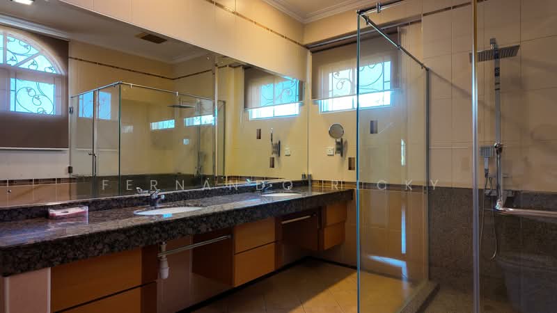 Bungalow for Sale in Taman BDC (Kota Kinabalu) - Fernando Ricky - Bathroom - PropertyGuru.com.my