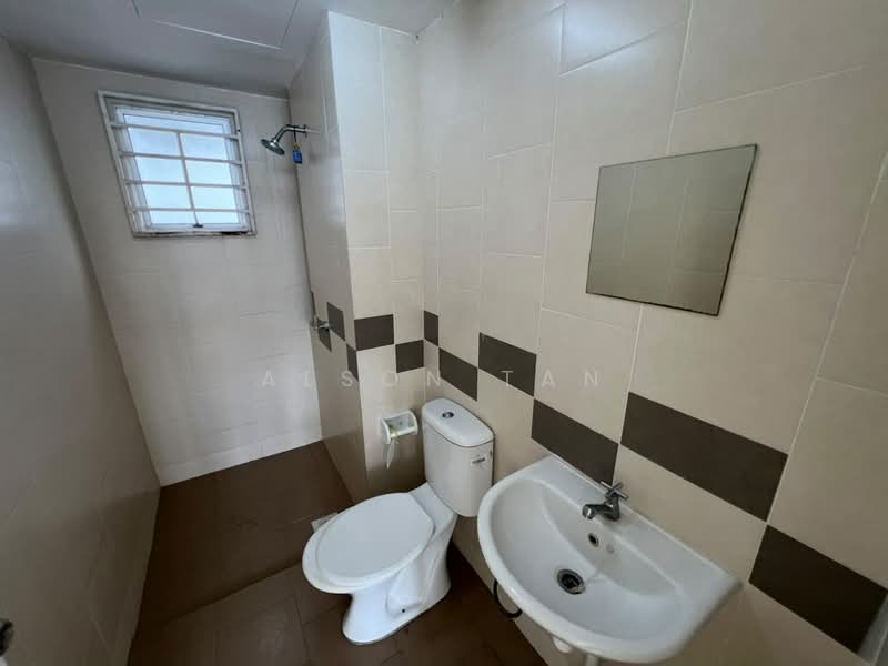 Apartment for Rent at Pangsapuri Seri Mutiara - Alson Tan - Bathroom - PropertyGuru.com.my