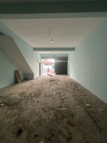 Kedai / Pejabat untuk Disewa di Pekan Dengkil (Dengkil) - Chloe Chan - Entrance - PropertyGuru.com.my