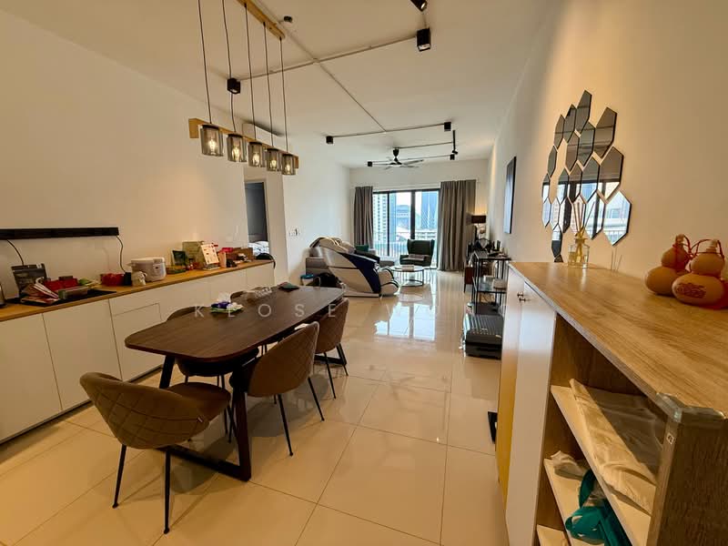 Servis Apartment untuk Dijual di Savvy @ Riana Dutamas - Klose Wong - Living Room - PropertyGuru.com.my