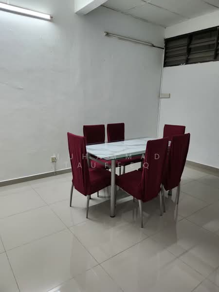 Rumah Teres 1 Tingkat untuk Disewa di Taman Maznah (Klang) - Muhammad Taufeeq - Dining Room - PropertyGuru.com.my