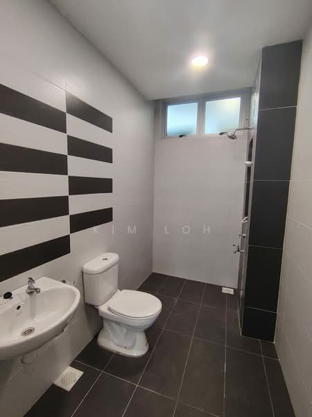 Kondominium untuk Dijual di The Seed Taman Sutera Utama - Kim Loh - Bathroom - PropertyGuru.com.my
