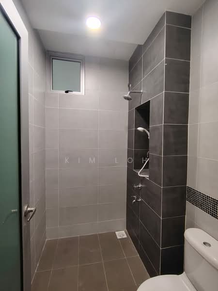 Kondominium untuk Dijual di The Seed Taman Sutera Utama - Kim Loh - Bathroom - PropertyGuru.com.my