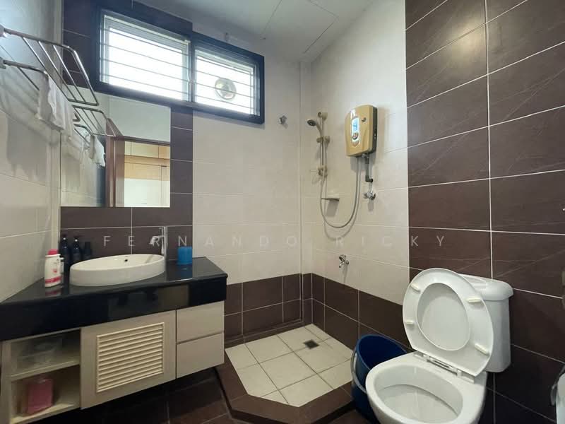 Bungalow for Sale in Kota Kinabalu (Sabah) - Fernando Ricky - Bathroom - PropertyGuru.com.my
