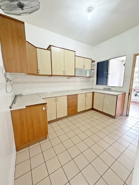Rumah Teres 2 Tingkat untuk Disewa di Bandar Kinrara (Selangor) - Wendy Boon - Kitchen - PropertyGuru.com.my